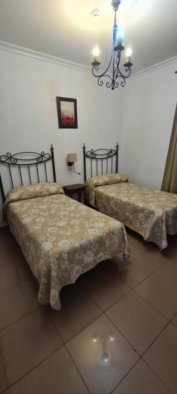 Twin Room image 1