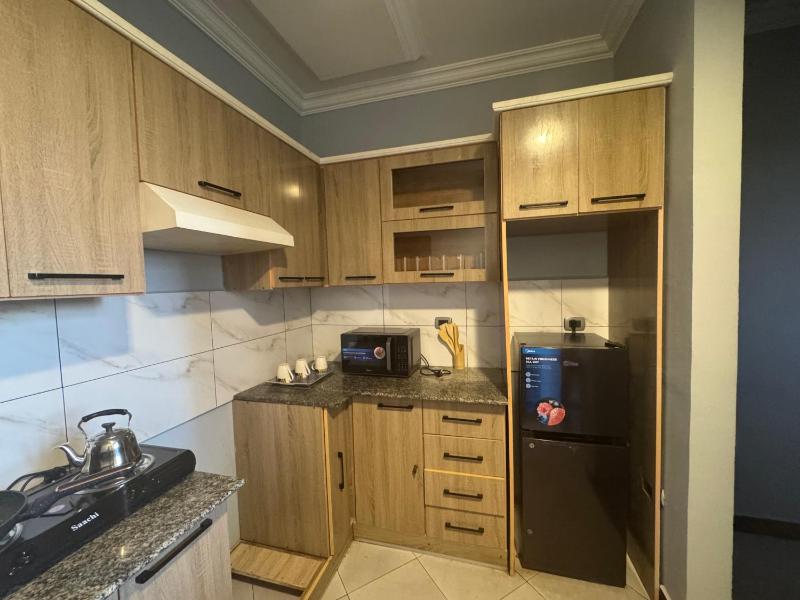 Bright apartments prime location and easy access 2 - image 3