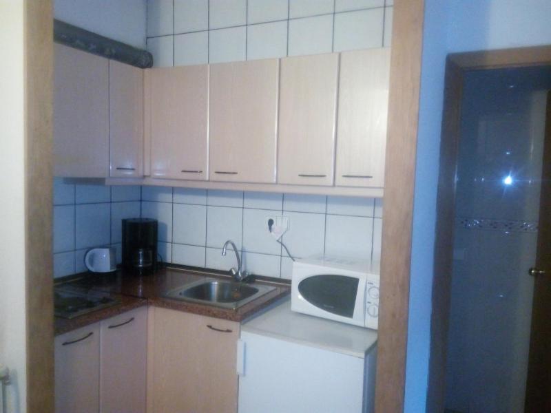 One-Bedroom Apartment with Balcony (3-4 Adults). image 1