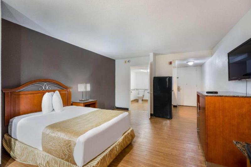 Full Bed Accessible	 image 4