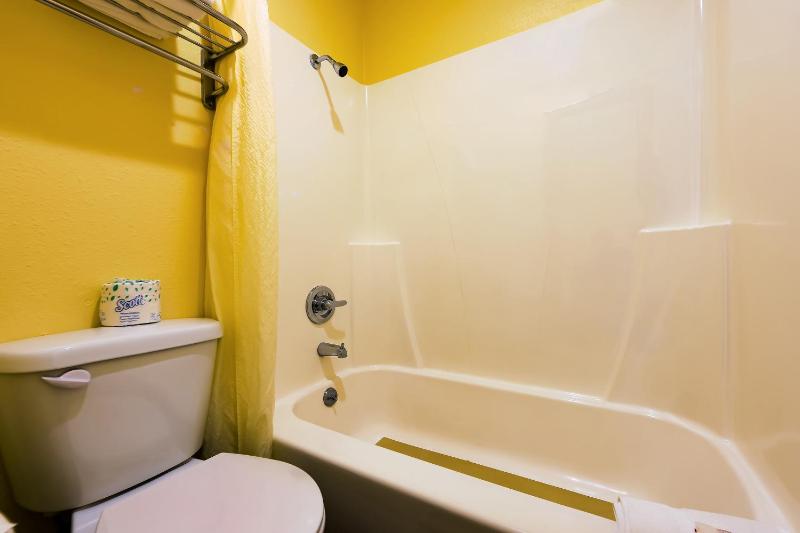 Double Queen Room with Balcony image 2