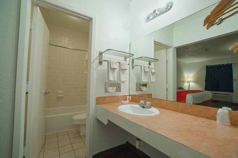 King Room image 3