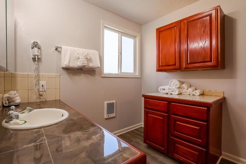 2 Bedroom Apartment image 2