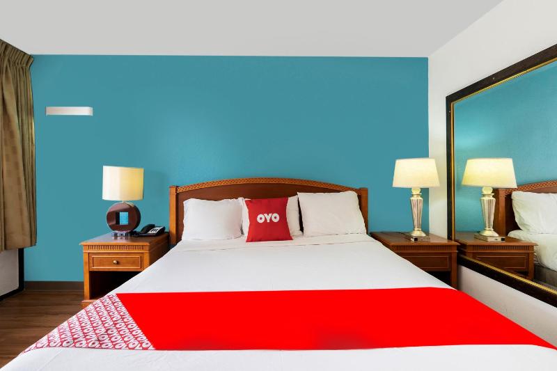 King Bed Smoking image 3