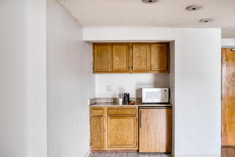 One-Bedroom Suite image 2