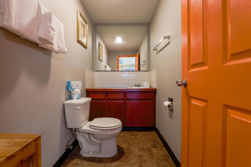 2 Bedroom Apartment image 4