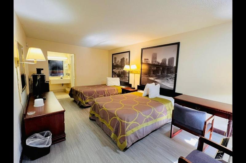 2 Full Beds Non-Smoking image 3