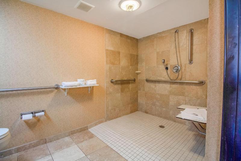 King Room - Accessible image 4