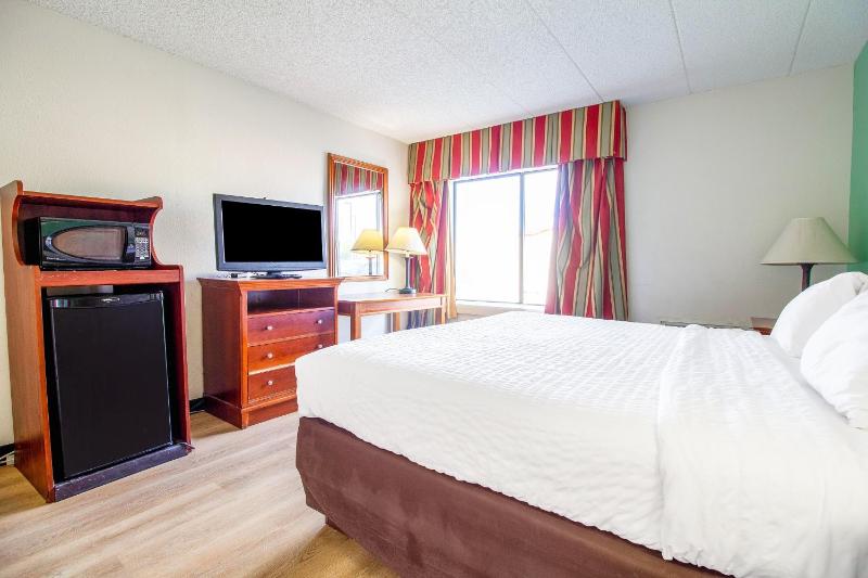 King Room - Accessible image 3
