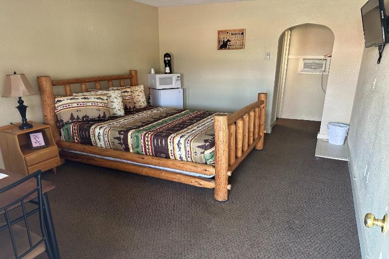 King Room image 3