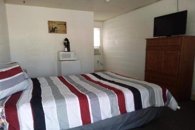 Queen Room image 3