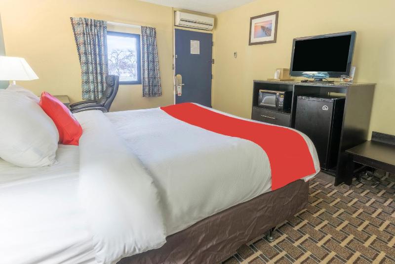 King Room - Disability Access image 4