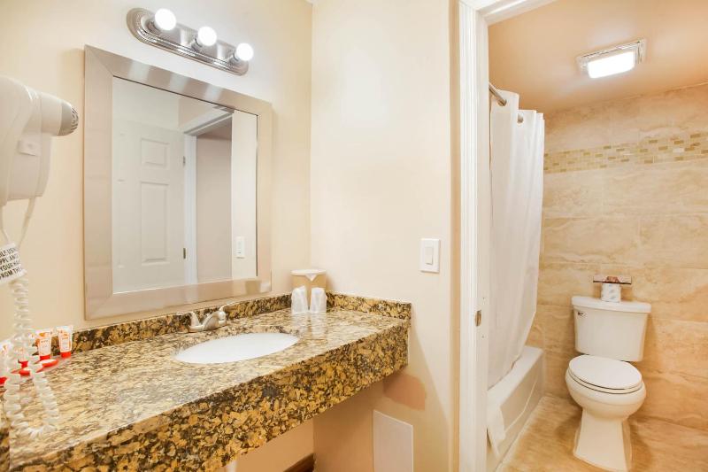 OYO Waterfront Hotel- Cape Coral Fort Myers FL - image 12