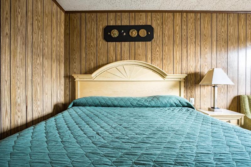 King Room image 4