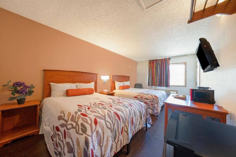 Queen Room with Two Queen Beds - Disability Access image 3