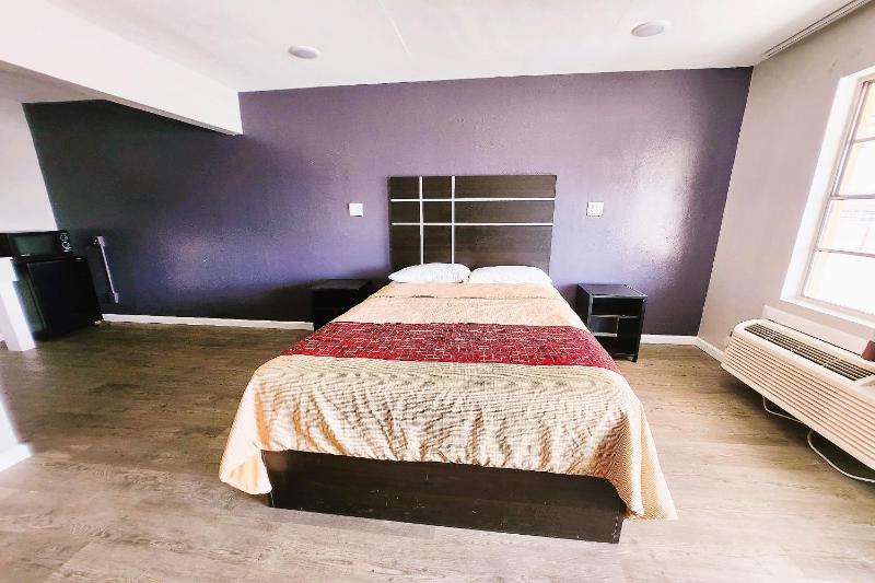2 Full Bed image 1