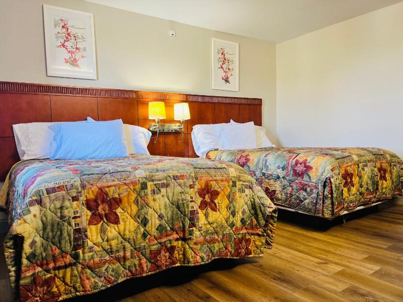 2 Full Beds Accessible Non - Smoking image 4