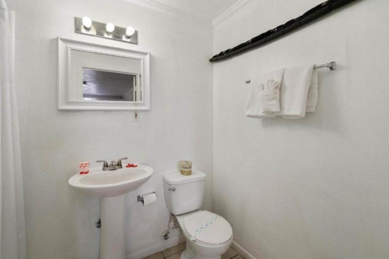 OYO Hotel Rockport- Bay View - image 47