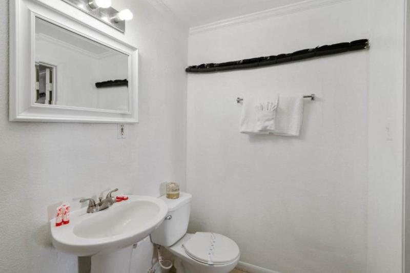 OYO Hotel Rockport- Bay View - image 46