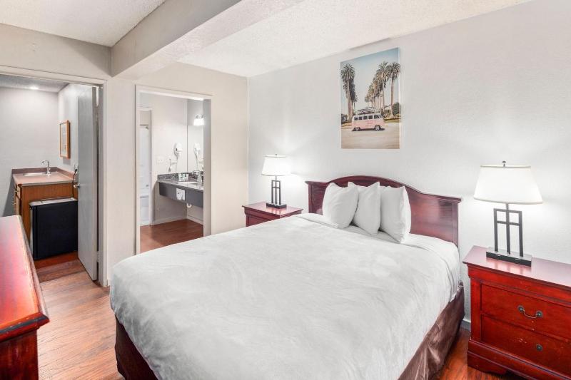 Premium Queen Suite image 1