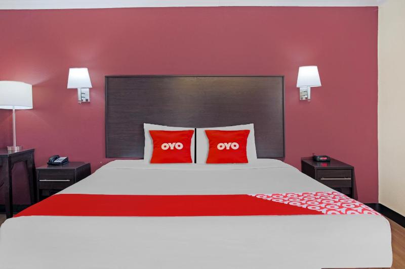 One-Bedroom Suite image 4