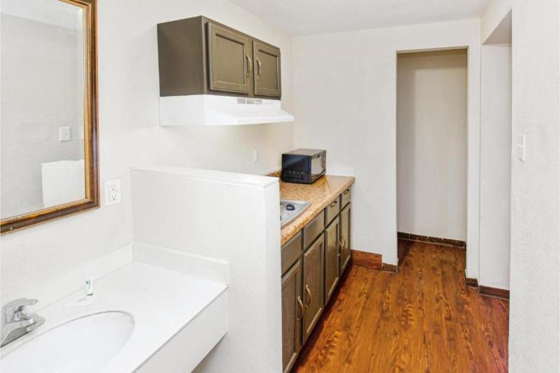 Premium Full Bed with Kitchenette image 3