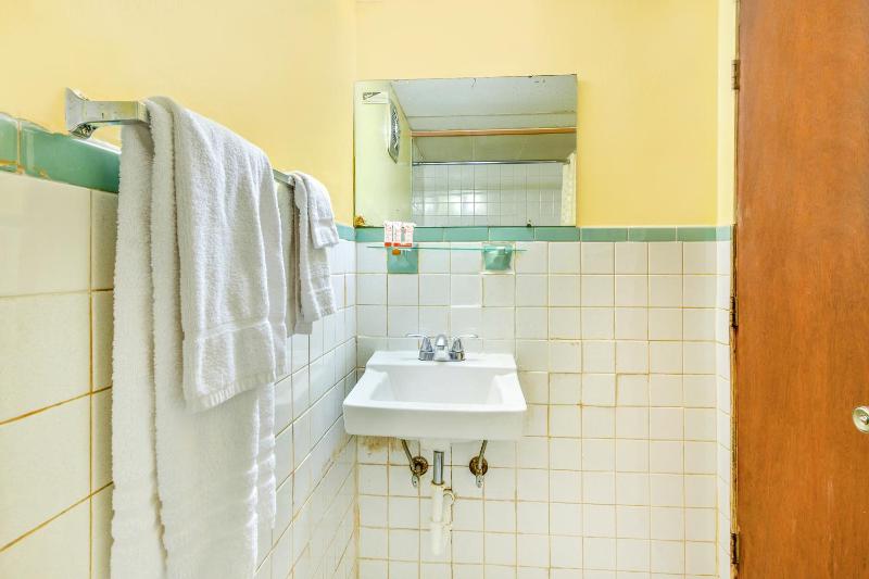 Single Room image 2