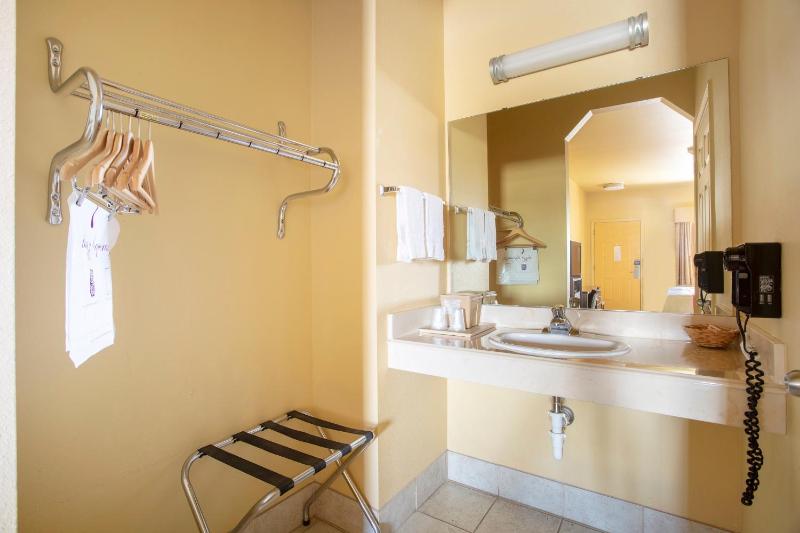 King Room image 3