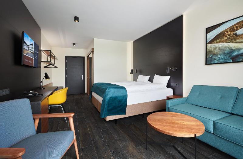 Superior Double or Twin Room image 4