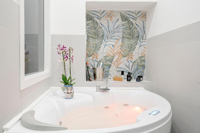 Eos - Elegant Apartments & Suites - image 1