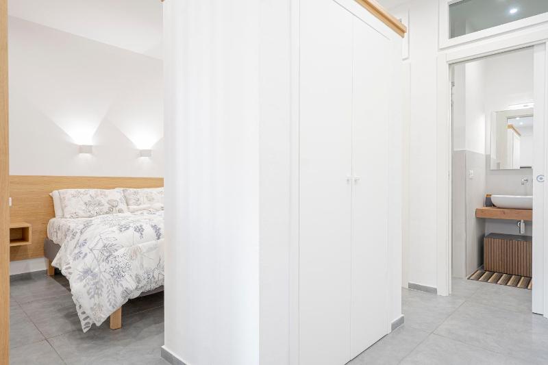 Eos - Elegant Apartments & Suites - image 11