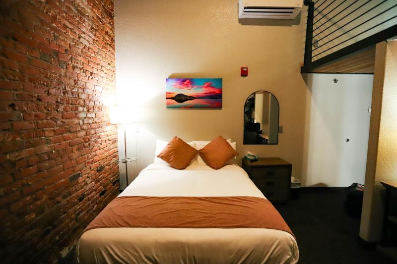 Deluxe Room image 4