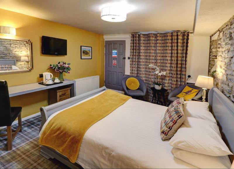 Superior King Room image 2