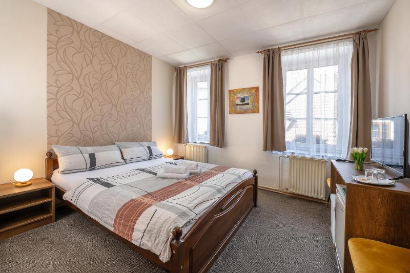 Small Double Room image 1