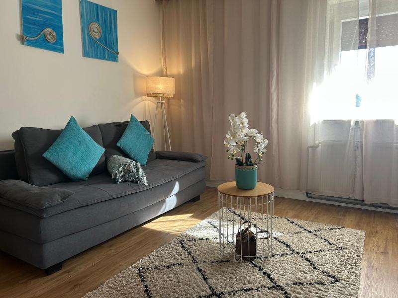 Apartment with Mountain View image 1