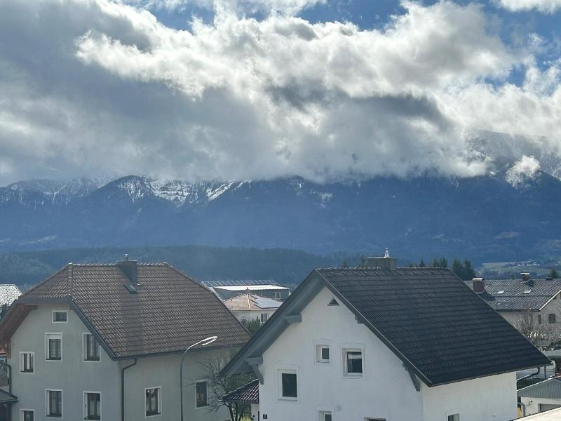 Apartment with Mountain View image 4