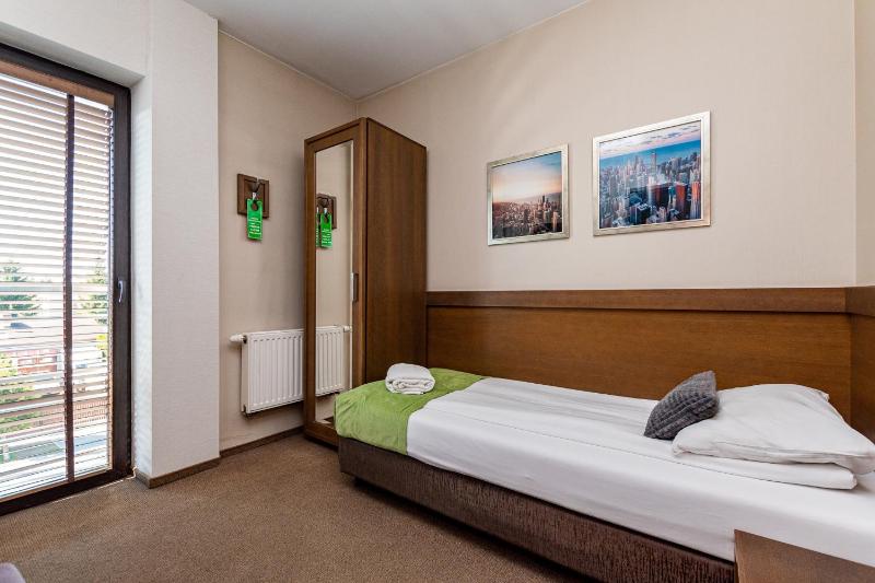 Single Room with Private Bathroom image 4