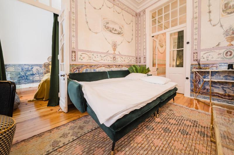 Luxury 4BR Near Praça do Comércio wAC - image 2