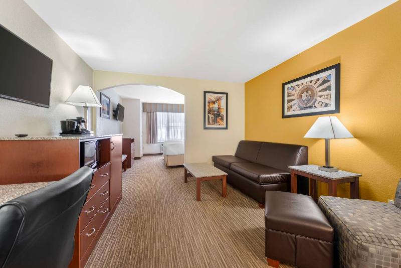 King Suite - Second Floor image 4