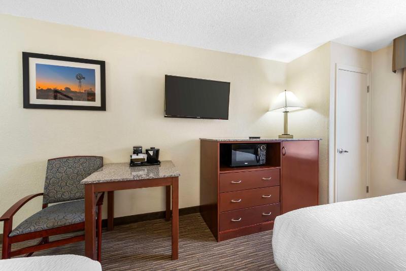 Best Western Executive Inn & Suites - image 31