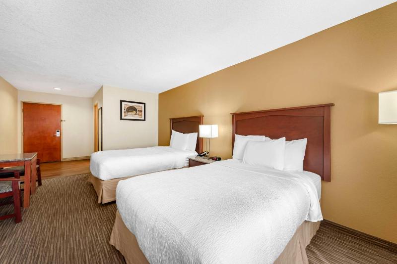 Best Western Executive Inn & Suites - image 49