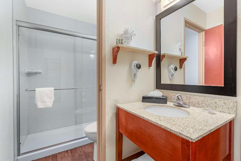 Best Western Executive Inn & Suites - image 36