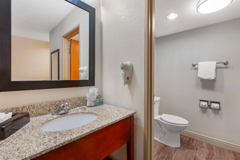 King Suite - Second Floor image 3