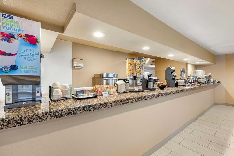 Best Western Executive Inn & Suites - image 37