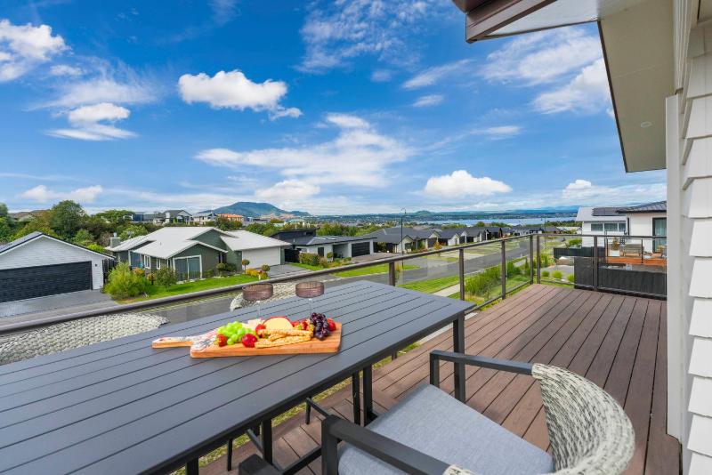 Penny Haven - Lake & Mt Tauhara views family friendly - image 4