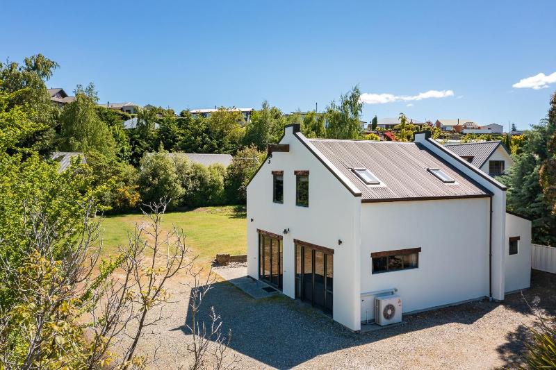 Stuarts Cottage - image 6