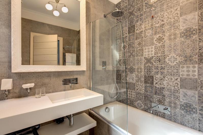 Double or Twin Room image 3