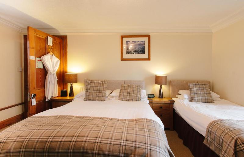 Superior Twin Room with Private External Bathroom  image 3