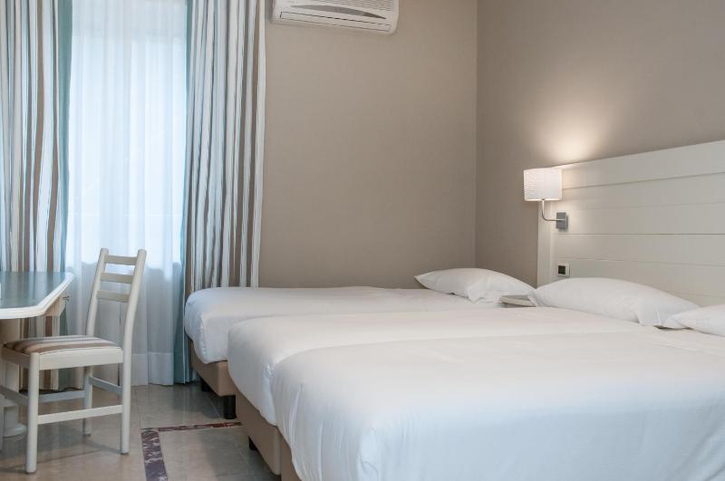 Triple Room image 4