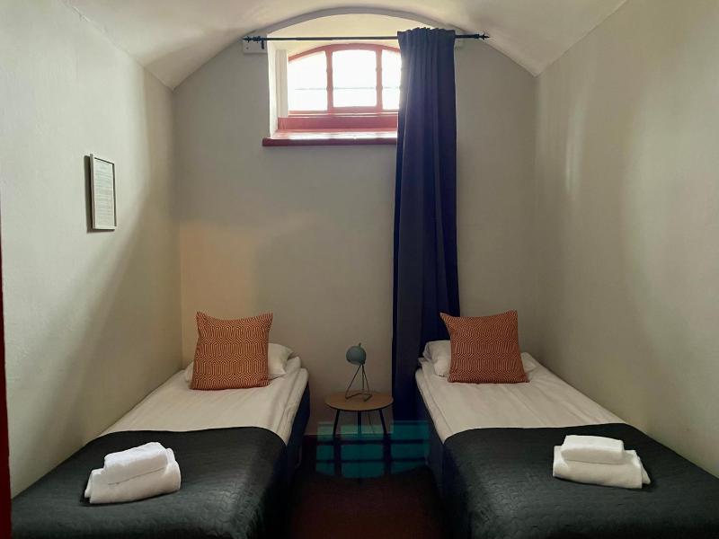 Twin Cell with shared Bathroom - Hostel Room image 3